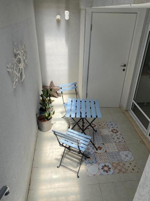 Ferienwohnung אירוח השקד - 10דק' משדה התעופה Giv'at Koach Exterior foto